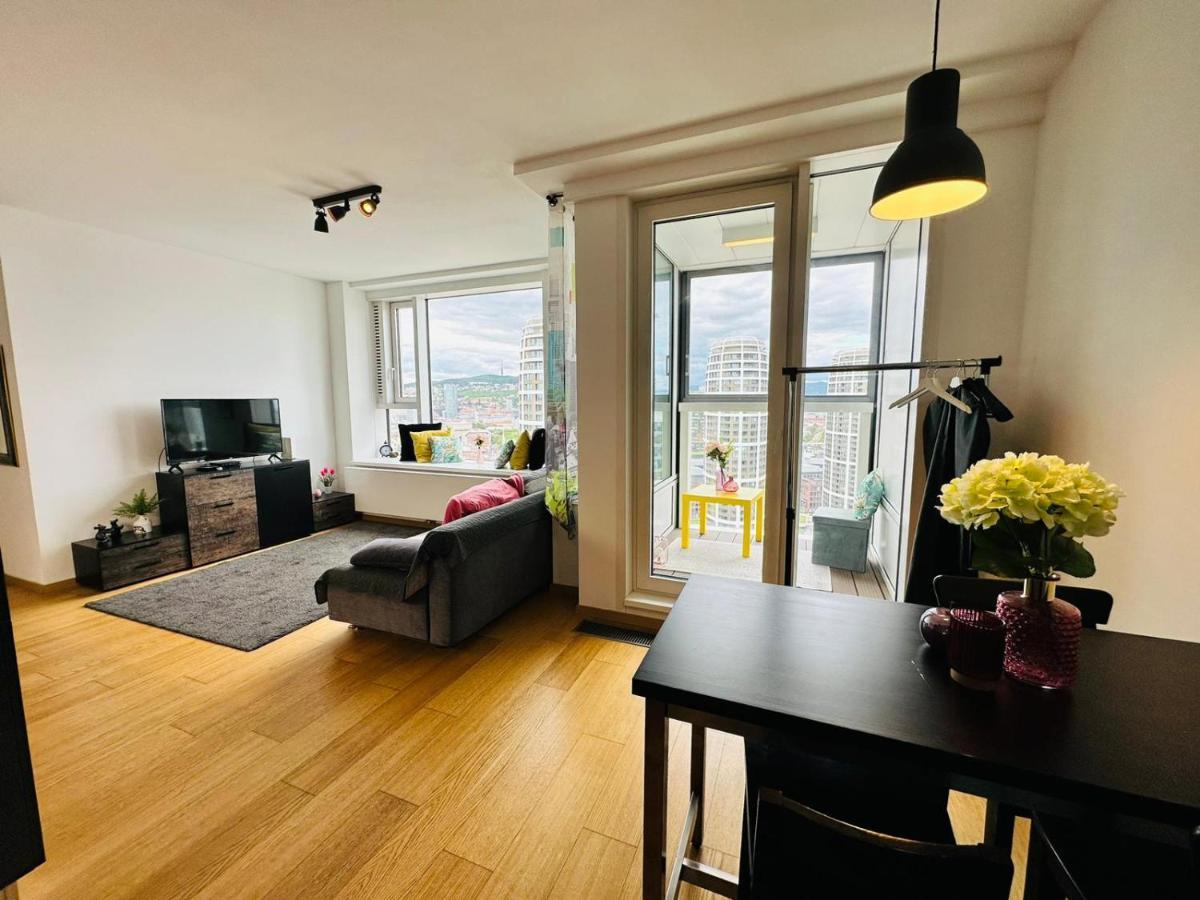 Apartments In Panorama City On 25Th Floor - Amazing View Close To Old Town Bratislava Exterior photo